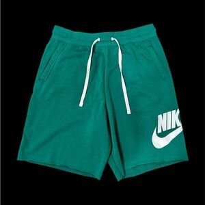 NWT Nike Mens Sportswear Alumni French Terry Athletic Shorts Pine Green Size L